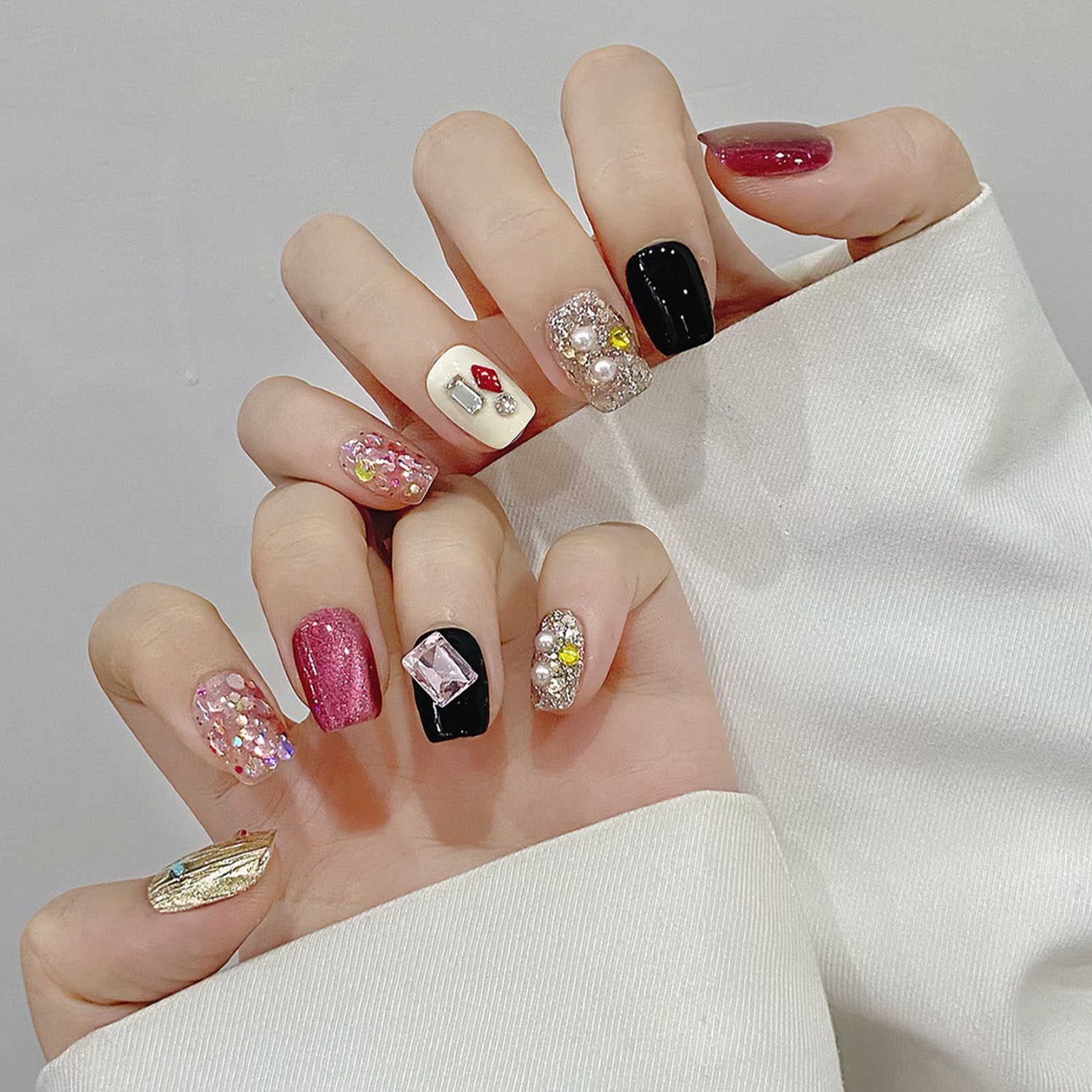 เล็บปลอมสีชมพูแวววาวแบบทำด้วยม - Nail Art Press On บทวิจารณ์และราคา